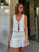 Conjunto de Colete e Saia Branca