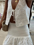 Conjunto de Colete e Saia Branca